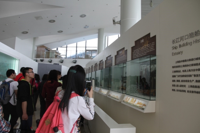 参观人文与历史厅:长江河口造船发展史 参观人文与历史厅:长江河口造船发展史
