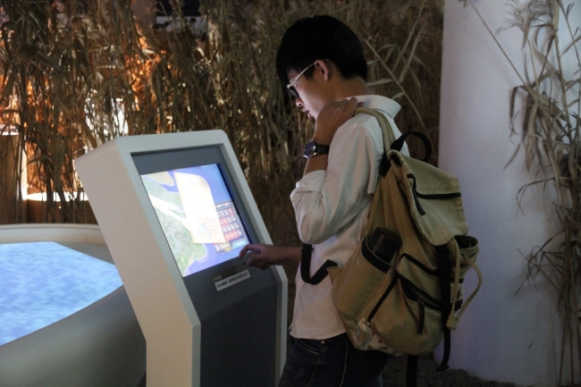 同学和机器互动 同学和机器互动