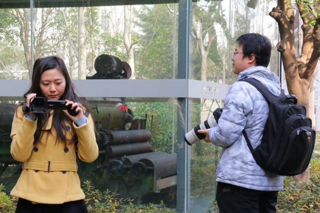 王正宇、张勇参加了全程摄影,胡诗朦负责了全程摄像 王正宇、张勇参加了全程摄影,胡诗朦负责了全程摄像